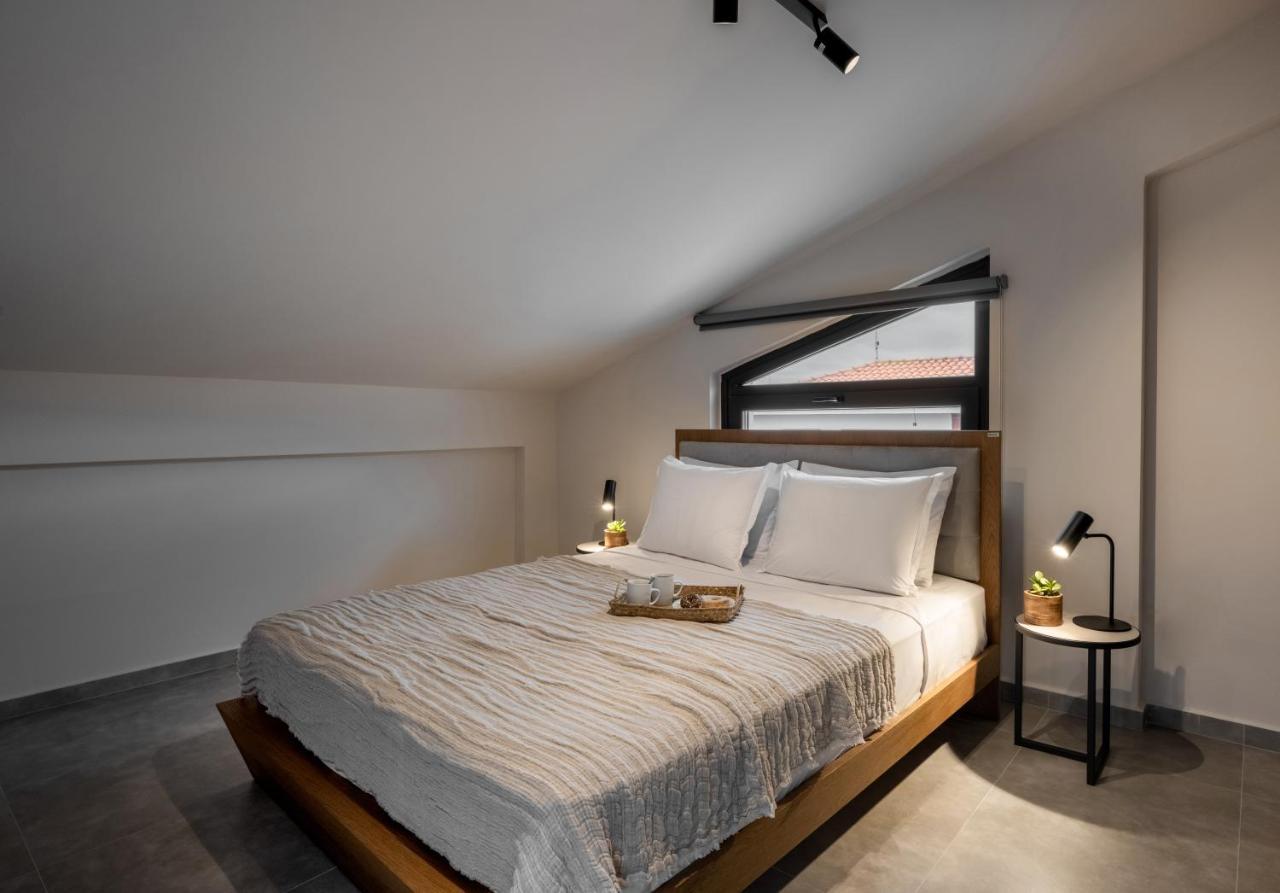 Iris Suites Nikiti Εξωτερικό φωτογραφία