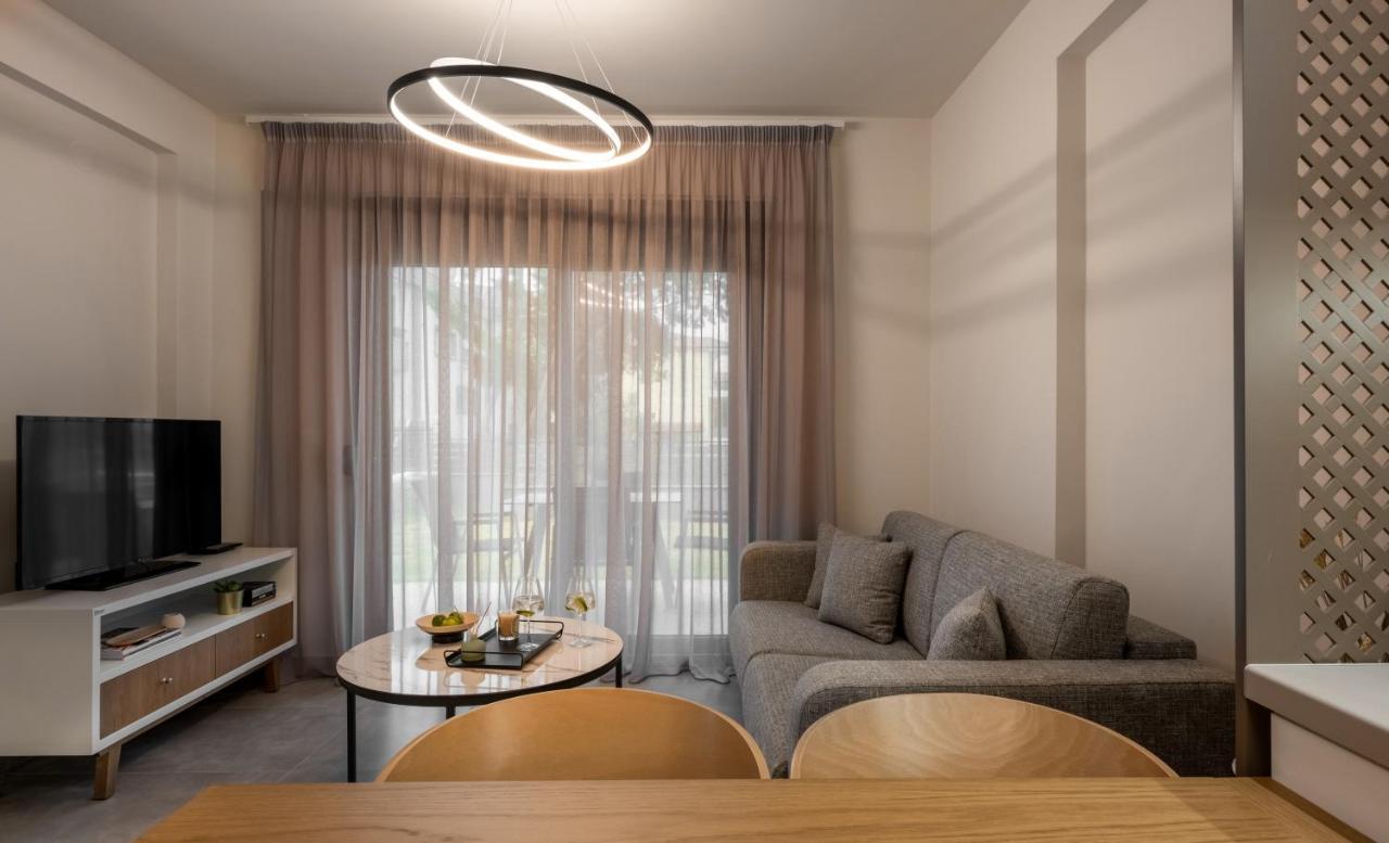 Iris Suites Nikiti Εξωτερικό φωτογραφία