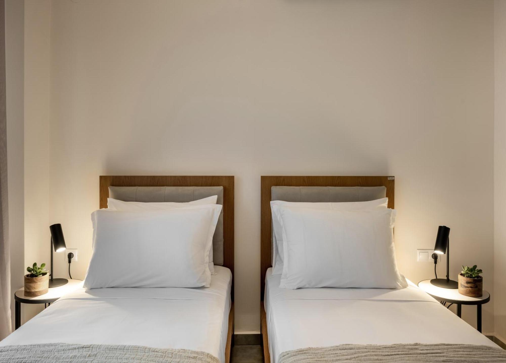 Iris Suites Nikiti Εξωτερικό φωτογραφία